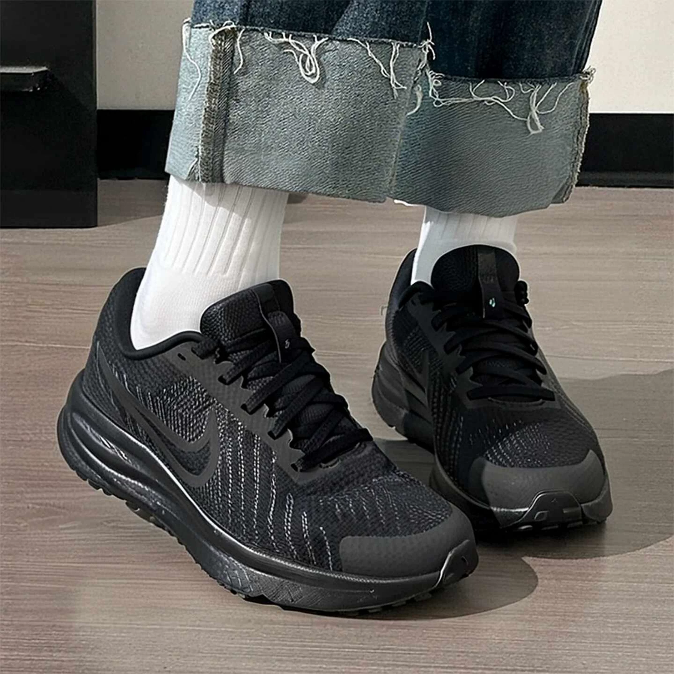 NIKE W NIKE JOURNEY RUN 男女通用跑步鞋 HJ8485-100 219元 - 86线报