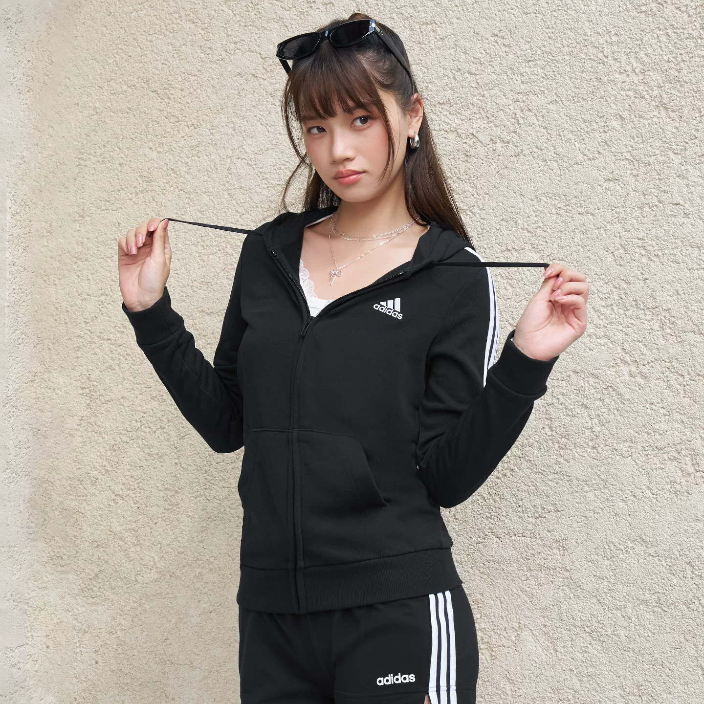 adidas三条纹毛圈布连帽夹克女款 219元 - 86线报