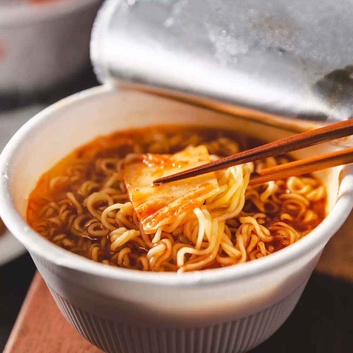 农心韩国进口泡面农心牛肉碗面辣白菜泡菜面小碗面辛拉面速食方便面 12.68元 - 86线报