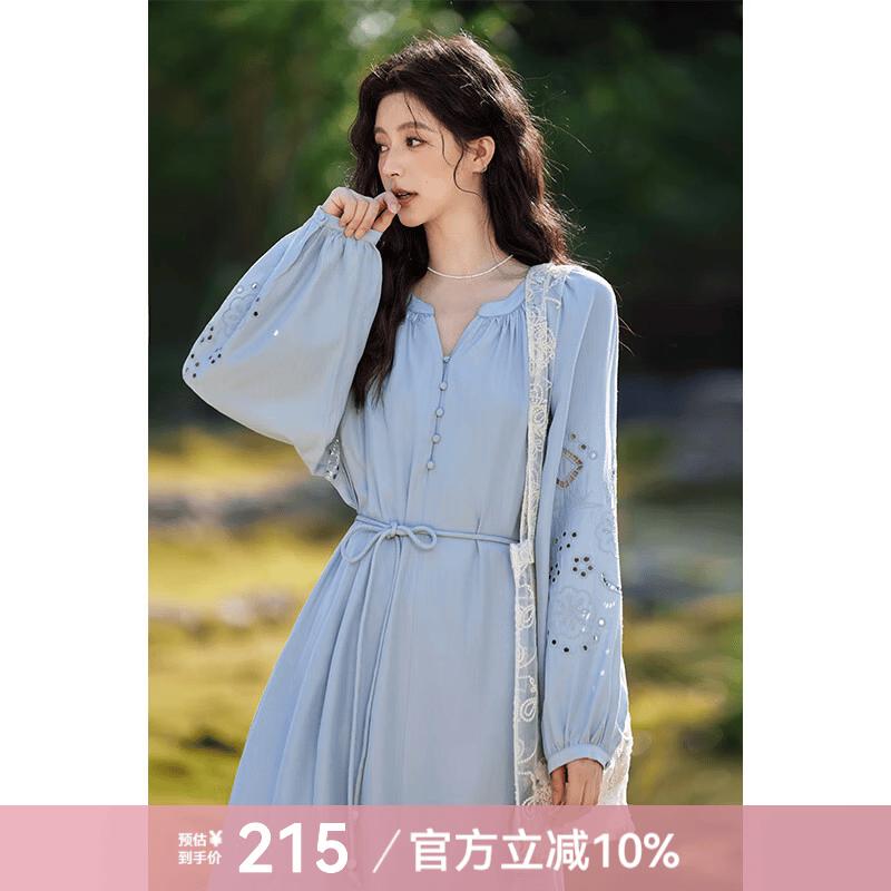 谜秀法式复古慵懒感镂空花朵刺绣小v领连衣裙 119.5元 - 86线报