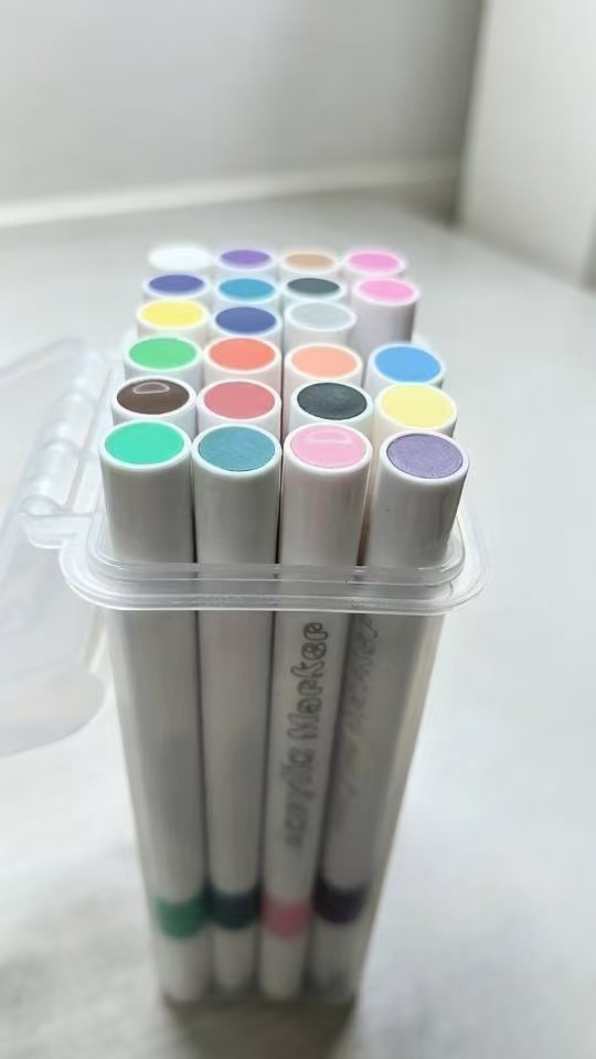 NONE丙烯马克笔学生专用儿童水洗无毒水彩笔不透纸套装可叠色24色桶装 9.9元 - 线报酷 NONE丙烯马克笔学生专用儿童水洗无毒水彩笔不透纸套装可叠色24色桶装 9.9元 - 线报酷