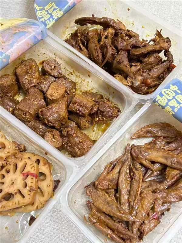 周黑鸭卤货锁鲜装任选5盒 39.9元 - 86线报