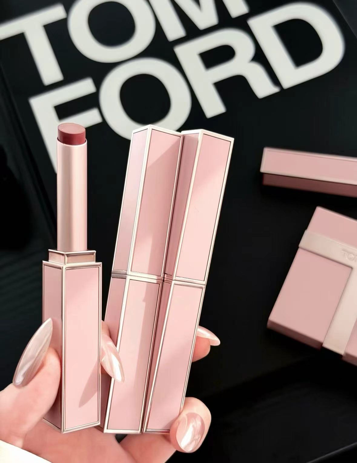 TOM FORD荆刺玫瑰超细管 260元 - 86线报
