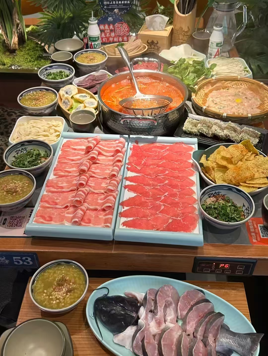 犇牛阁非遗酸汤鱼双人餐 119元,犇牛阁工作日酸汤火锅双人餐 98元,犇牛阁300元代金券 221元 - 线报酷 犇牛阁非遗酸汤鱼双人餐 119元,犇牛阁工作日酸汤火锅双人餐 98元,犇牛阁300元代金券 221元 - 线报酷