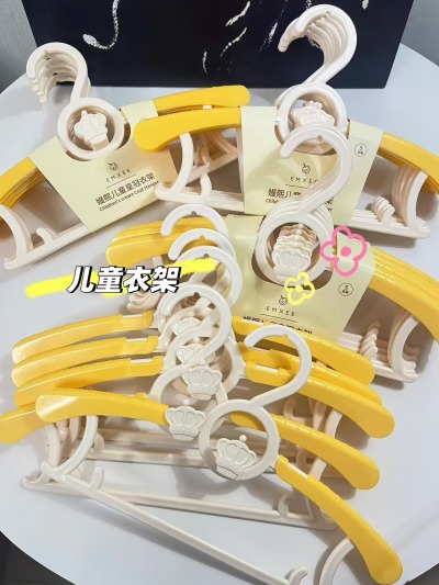 嫚熙伸缩衣架5个 9.9元，嫚熙产妇刀纸200g*4包 22.9元 - 86线报