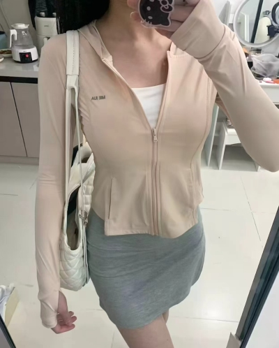 觅橘修身连帽款防晒衣 41.7元 - 86线报
