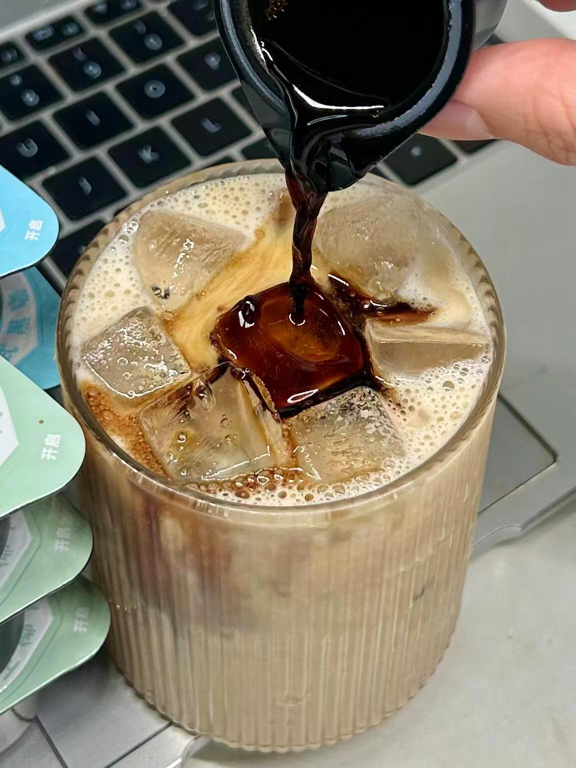 瑞幸浓缩咖啡液32杯+吸管杯 62元 - 折送网