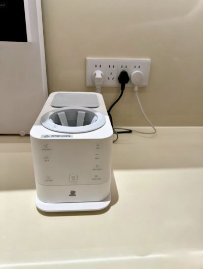 小白熊二合一自动摇奶器 199元 - 86线报
