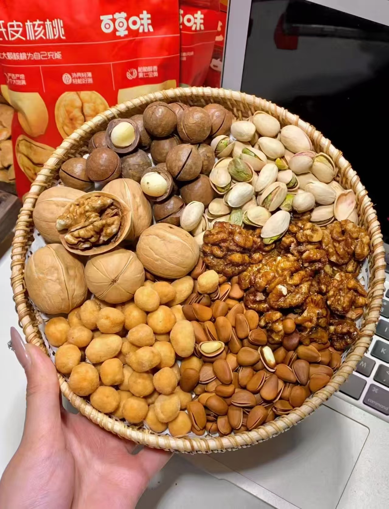百草味臻选禮禮盒1150g/盒拍1发3盒 69元 - 线报酷 百草味臻选禮禮盒1150g/盒拍1发3盒 69元 - 线报酷