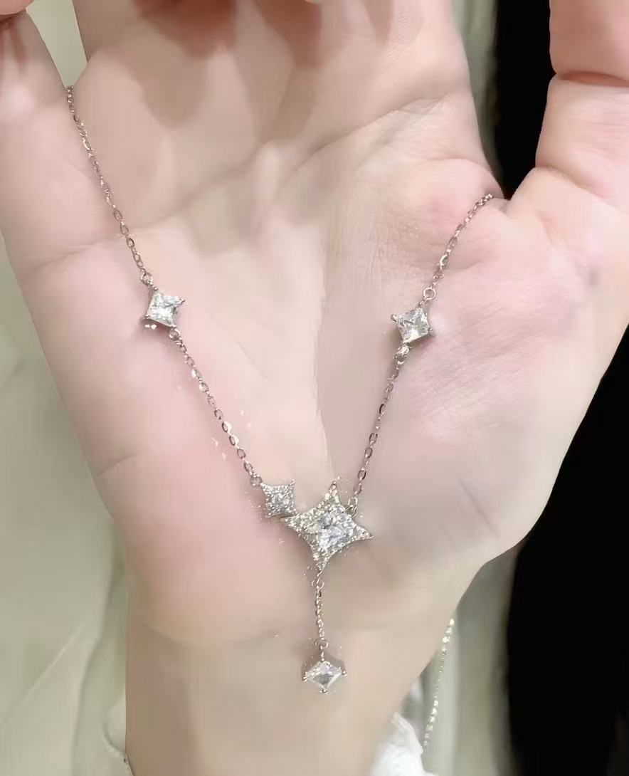 周大生DC璀璨星辰系列星芒项链女款银轻奢小众设计锁骨链生日礼物 185.8元 - 86线报