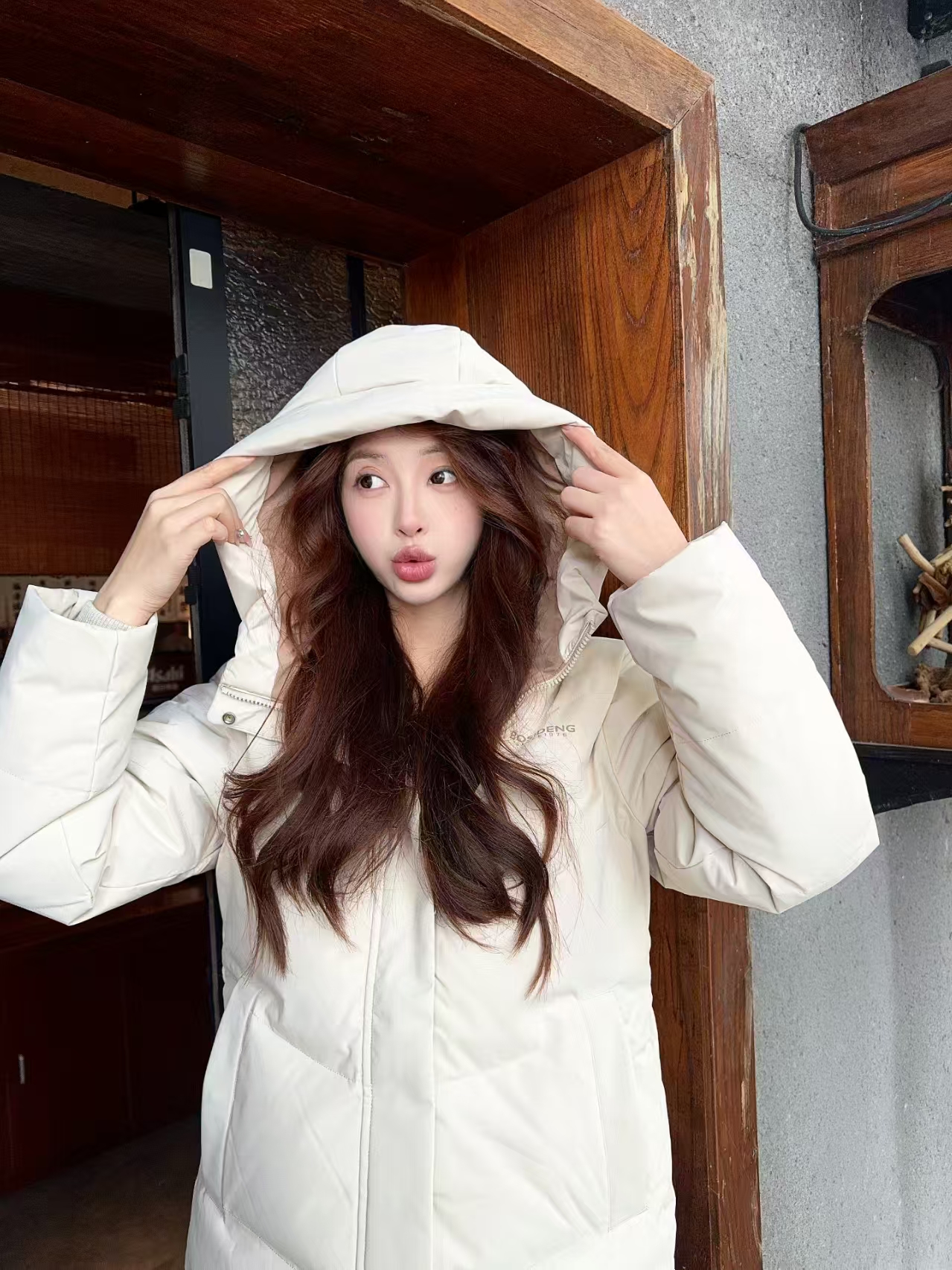 波司登连帽羽绒服 381.7元 - 86线报
