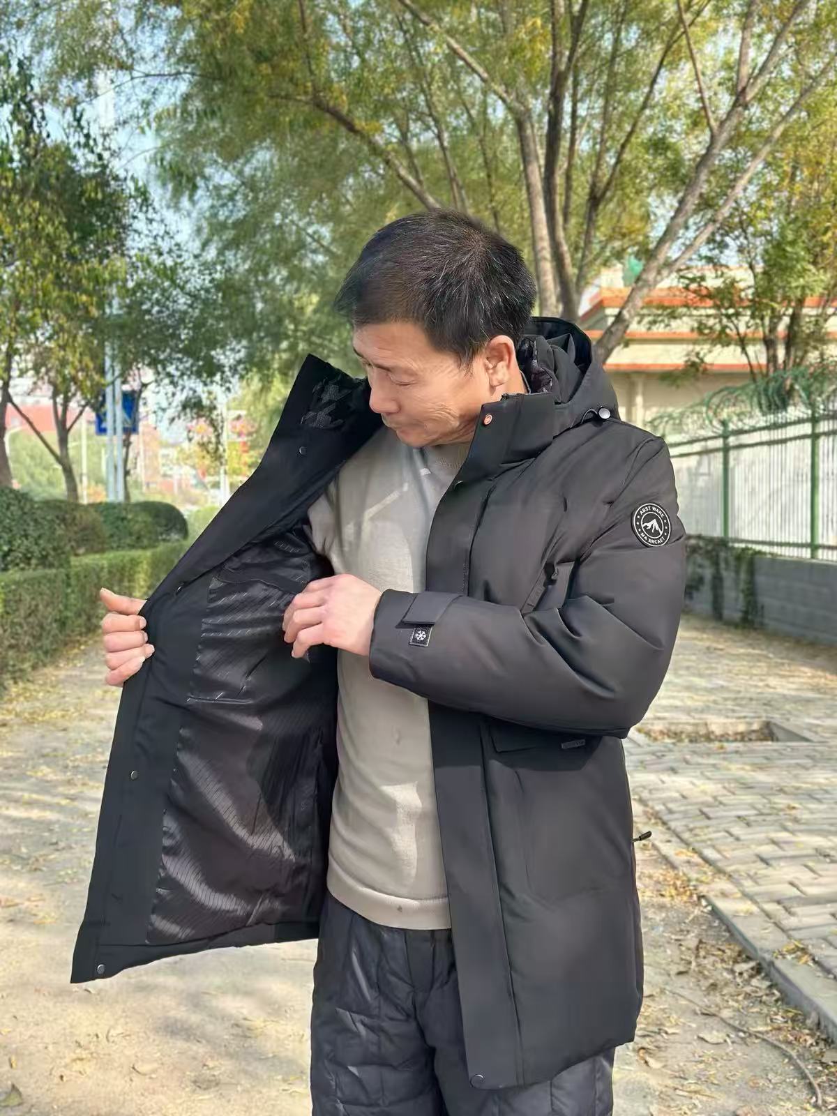 罗蒙男士羽绒服中长款连帽可拆卸加厚冬装 109.4元 - 清风线报