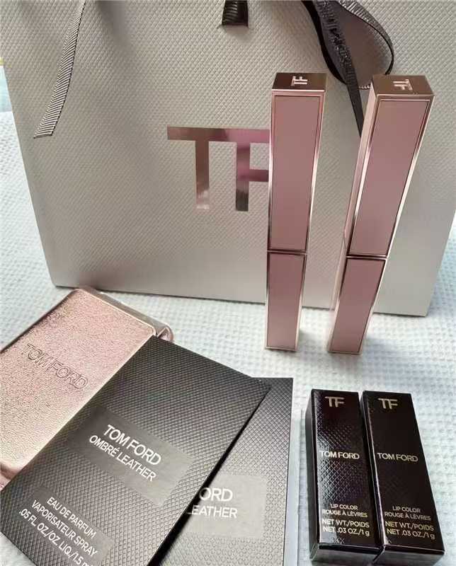 TOM FORD玫瑰限定口红赠香水1.5ml+化妆镜卡包 257.5元 - 86线报