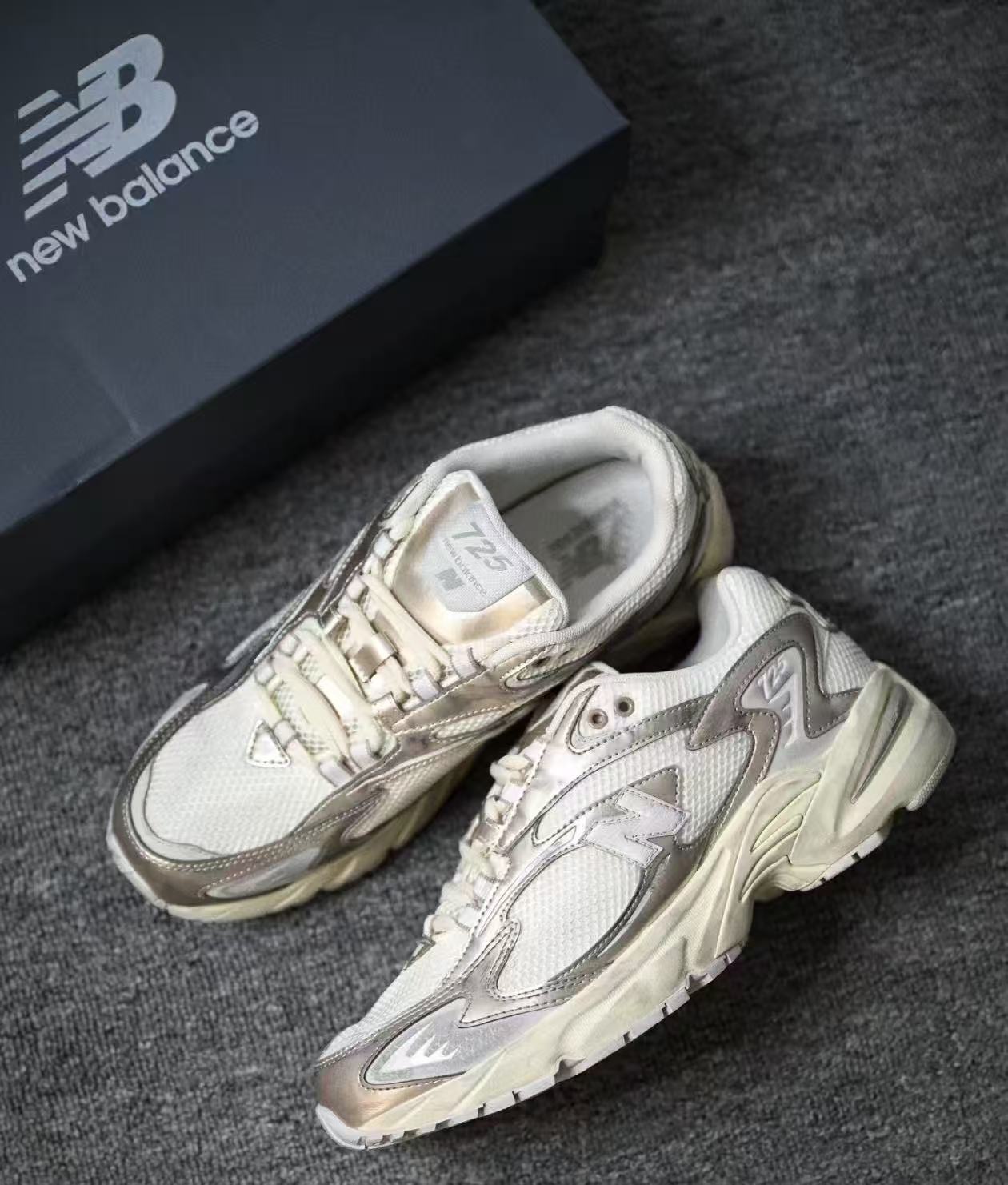 nb ML725情侣款老爹鞋 182元 - 86线报