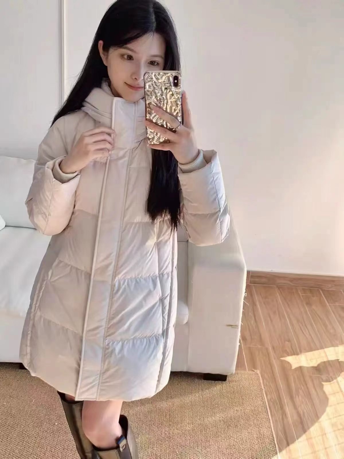 波司登女士羽绒服 556元 - 86线报