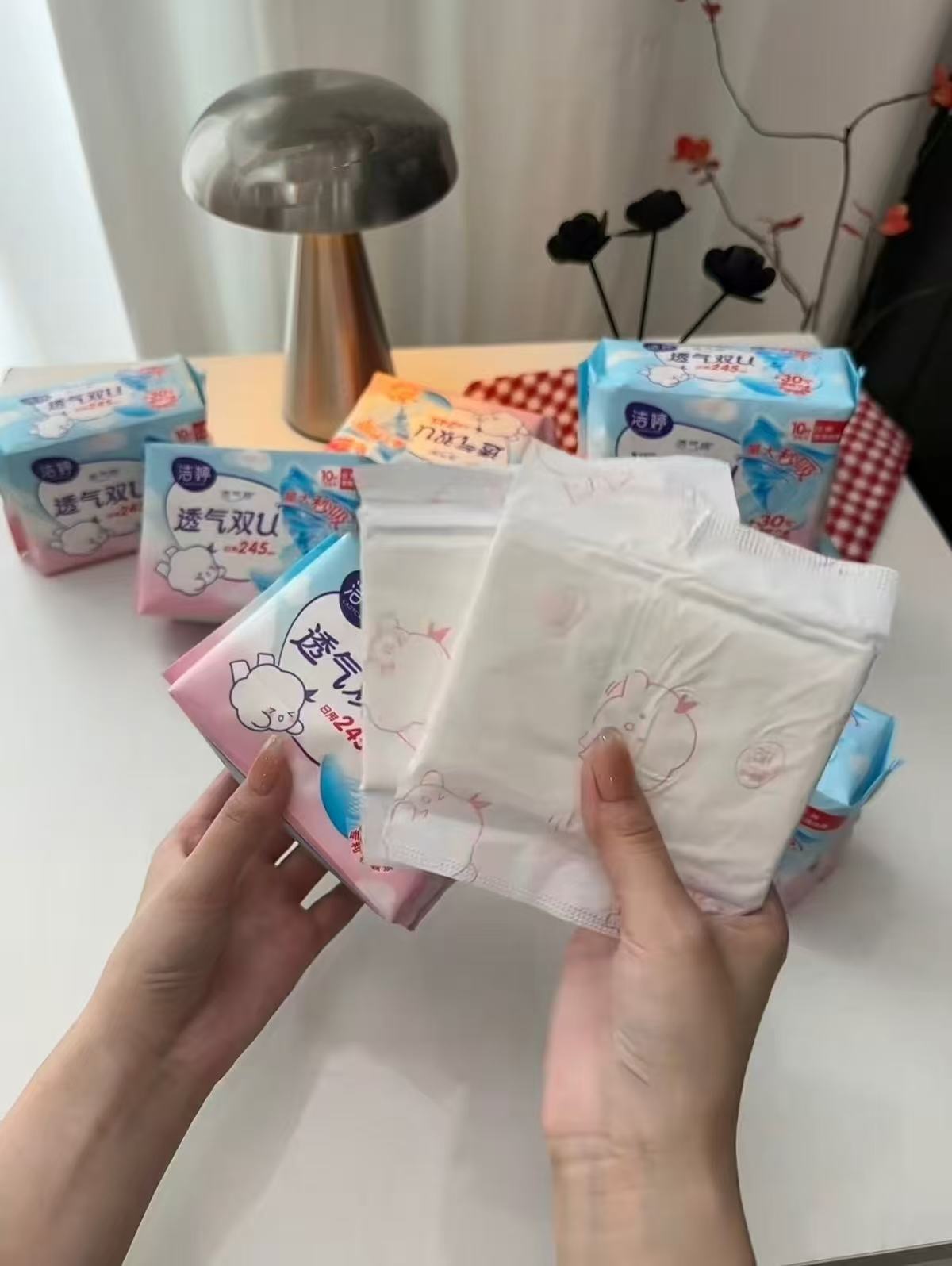 拼多多洁婷樱花超薄卫生巾245mm日用62片 20元 - 线报酷