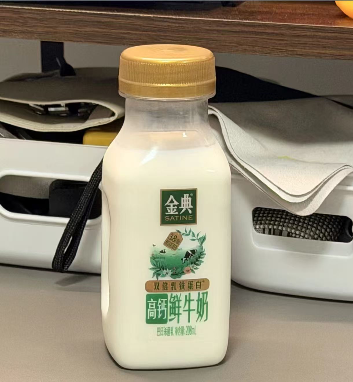 伊利高钙鲜牛奶组合450ml*4+208ml*4 33.2元 - 86线报