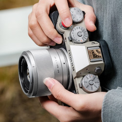 VILTROX Air系列 AF 9mm F2.8Air XF 定焦镜头雾月银色 989元 - 86线报